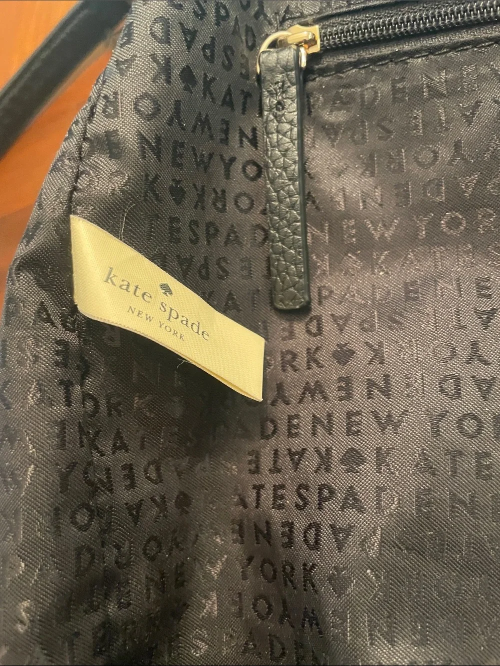 kate spade Black Pebbled Leather convertible Shoulder/Crossbody Bag C65